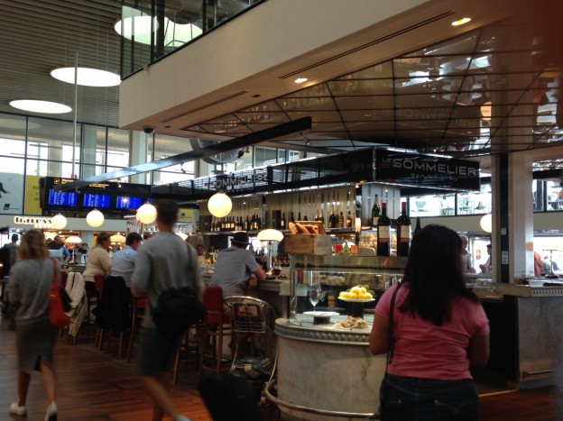 市内で有名なビストロ Le Sommelier カストラップ空港支店
